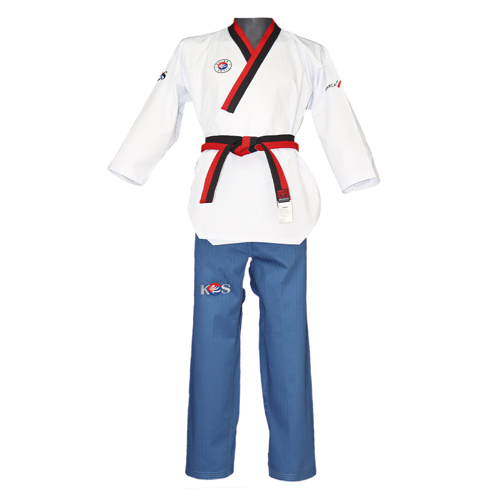 Dobok Poomsae de Taekwondo Poom Hombre, vista frontal