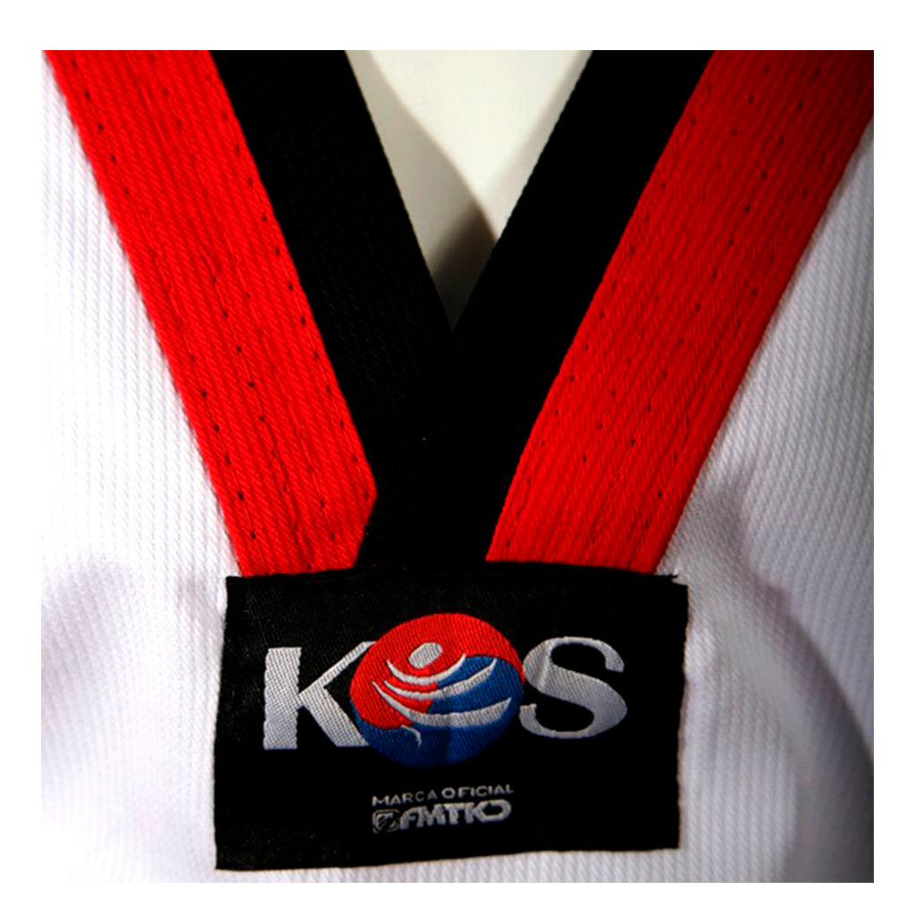 Dobok de Taekwondo con cuello poom, detalle cuello poomsae