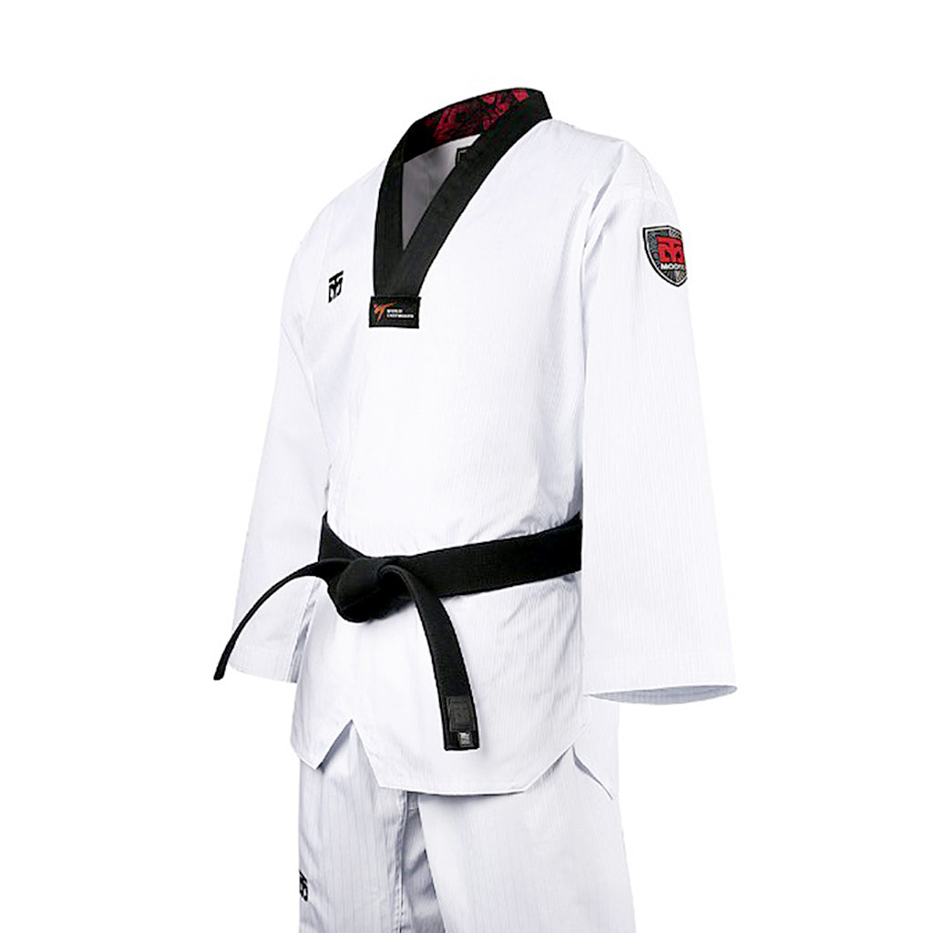 dobok básico de Taekwondo con cuello negro S.5 de Mooto