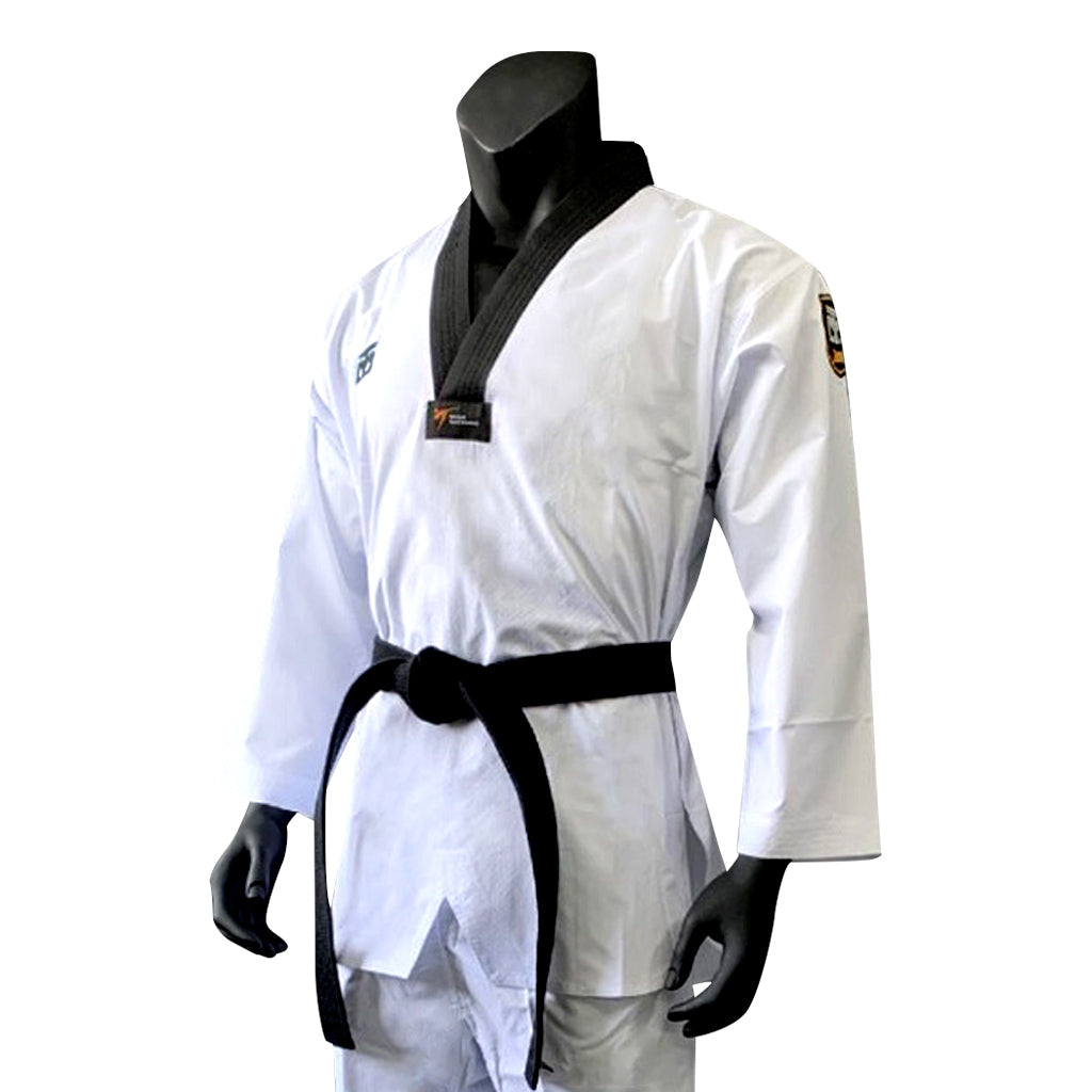 dobok de Taekwondo con cuello negro Korugy diseñado por MTX