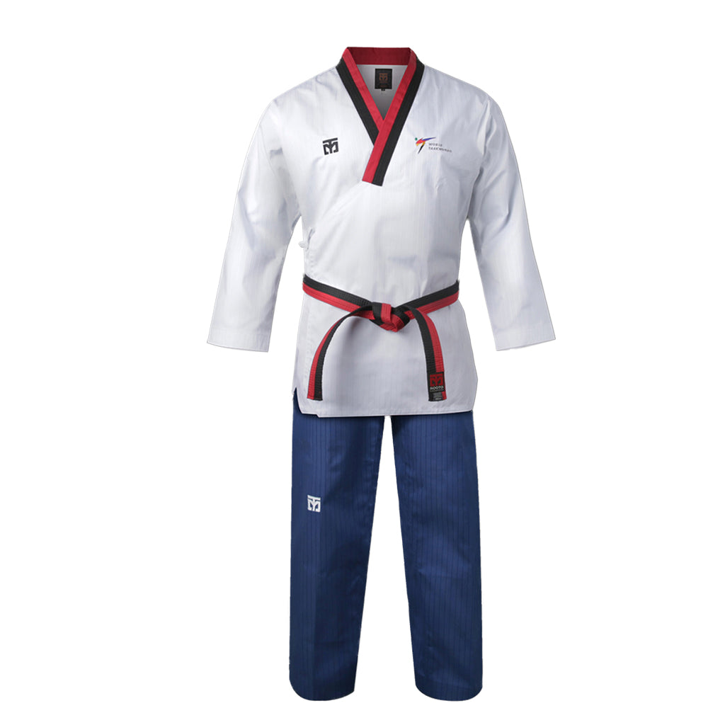 Dobok Poomsae Poom Hombre Mooto, vista frontal